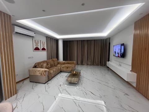 Communal lounge/ TV room, TV and multimedia, Living room