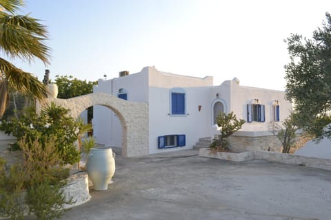 Facade/entrance, Sea view