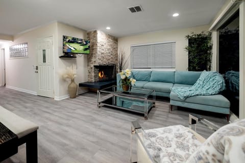 Spacious 5BR Beach Home with Ocean Views House in Balboa Peninsula