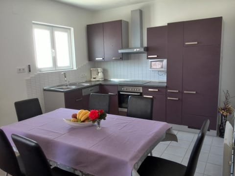 Guesthouse Raffaello Bed and Breakfast in Supetarska Draga