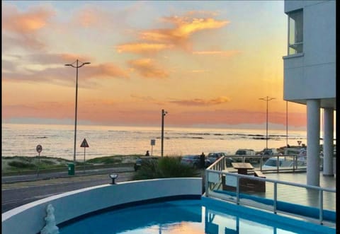 Sunset Accommodation in Strand Apartment hotel in Cape Town