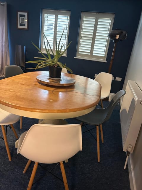 Communal lounge/ TV room, Dining area