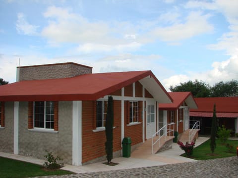 Los Ócalos Villas House in Hidalgo, Mexico