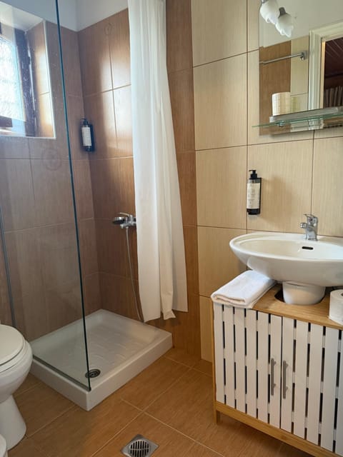 Ikojenia Traditional Lodge Hostel in North Macedonia