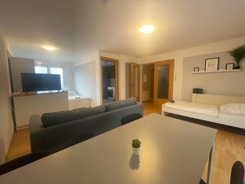 Communal lounge/ TV room, TV and multimedia, Living room, Seating area, Evening entertainment