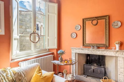 Classic Apt in the Center, near Guinigi's Tower Apartment in Capannori