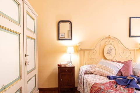 Classic Apt in the Center, near Guinigi's Tower Apartment in Capannori