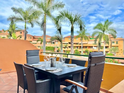 View (from property/room), Balcony/Terrace, Dining area