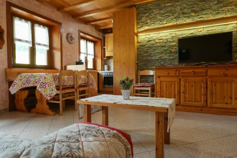 Living room, Photo of the whole room