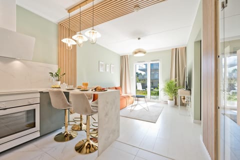 Kitchen or kitchenette, Seating area