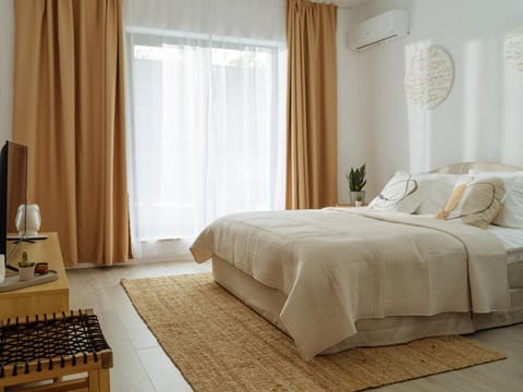 Bed, Photo of the whole room, Bedroom, internet, air conditioner