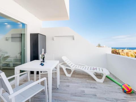 Day, Balcony/Terrace, sunbed