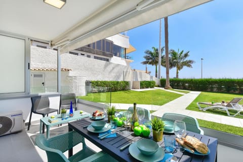 Garden, Balcony/Terrace, Living room, Dining area
