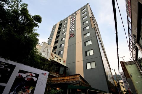 Facade/entrance