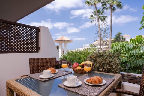 Balcony/Terrace, Garden view