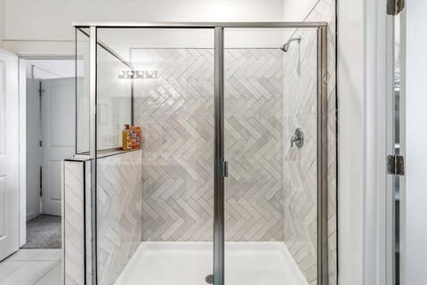 Texan Oasis, minutes from COTA, Airport, and all Austin has to offer! House in Austin