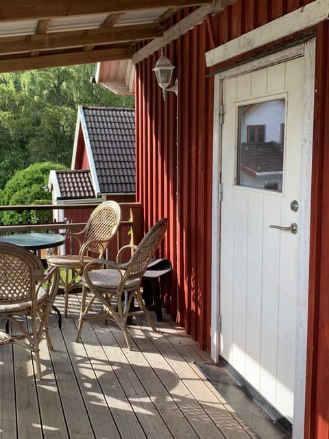 Patio, Facade/entrance, Balcony/Terrace