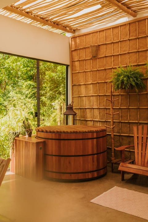 Garden, Hot Tub, Spa and wellness centre/facilities, Garden view