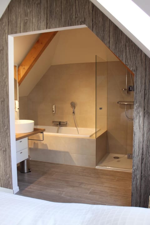 Shower, Bathroom, Decorative detail