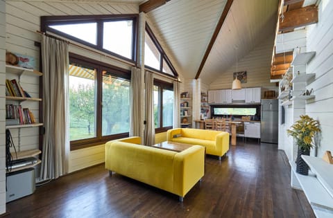 TV and multimedia, minibar, pet friendly, stove