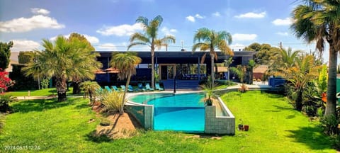 Property building, Garden, Swimming pool