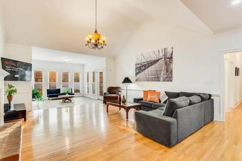 Atlanta 5BR Luxe Pool Retreat,Sleeps 12 House in Conyers