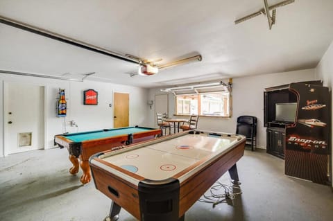 Highland Village - 4BR w Backyard Pool Oasis House in Lewisville