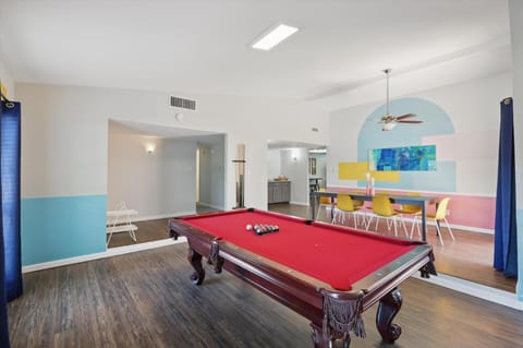 Modern & Chic 4BD,2BA - Pool, Hot Tub, BBQ Grill House in Carrollton