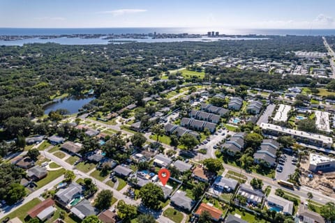 Day, Neighbourhood, Bird's eye view, Street view