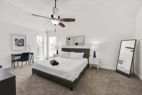 Luxury Home w Hot Tub near DFW Airport House in Flower Mound