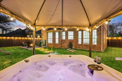Luxury Home w Hot Tub near DFW Airport House in Flower Mound