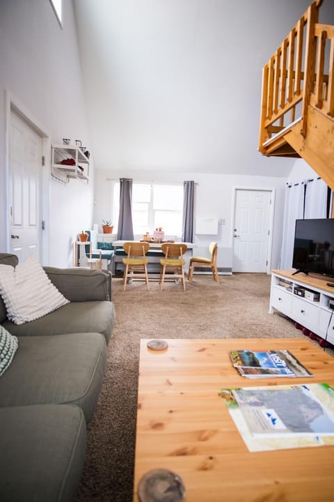 TV and multimedia, Living room, Dining area