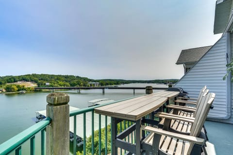 Lakefront Camdenton Condo Near Ha Ha Tonka Apartment in Ozark Mountains