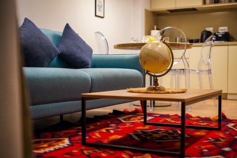 Living room, Seating area