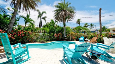 Coastal Cottage House in Anna Maria Island