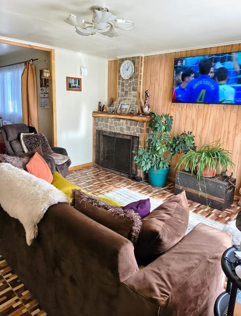 Communal lounge/ TV room