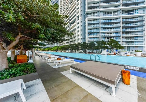 Large Suites in Hotel W with bay views Apartment in Brickell