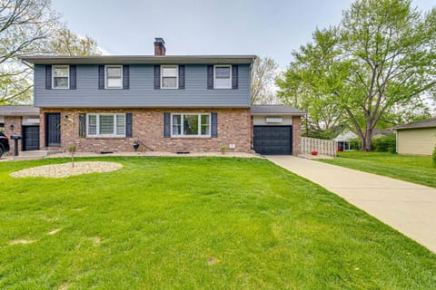 11 Mi to Dtwn Columbus Group Retreat with Fire Pit! House in Worthington