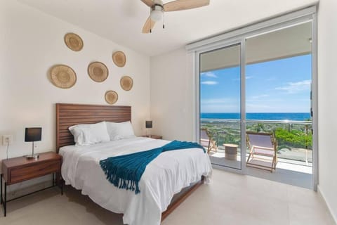 Bed, View (from property/room), Balcony/Terrace, Photo of the whole room, Bedroom, Sea view, air conditioner