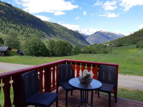 Balcony/Terrace, Garden view, Mountain view