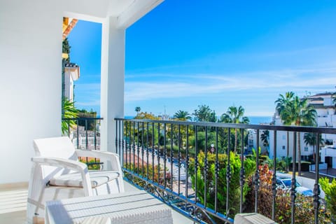 View (from property/room), Balcony/Terrace, Seating area, Sea view