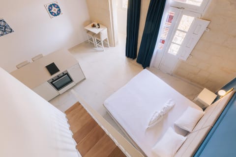 Bed, Kitchen or kitchenette, Bedroom, towels