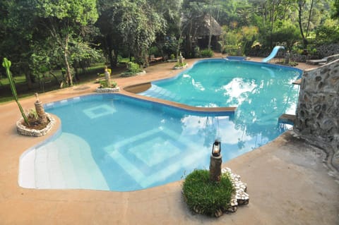 Swimming pool