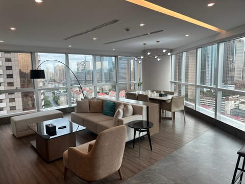 View (from property/room), View (from property/room), Living room, Seating area