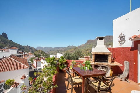 Property building, Balcony/Terrace, Living room