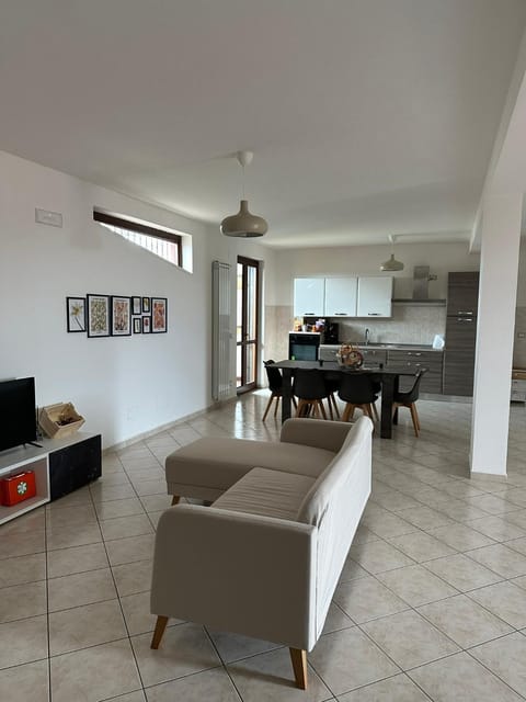 Communal lounge/ TV room, kitchen