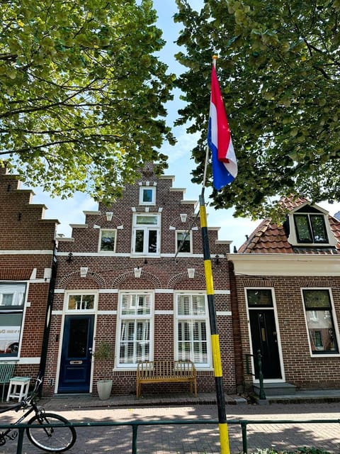 Property building, Street view, Location