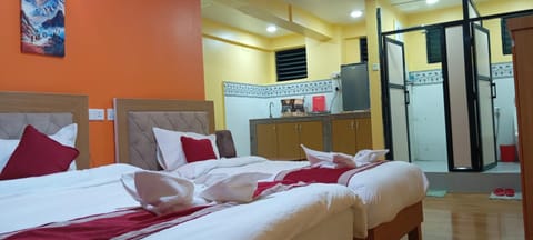 Bed, Balcony/Terrace, Photo of the whole room, Bedroom, towels, wardrobe, air conditioner