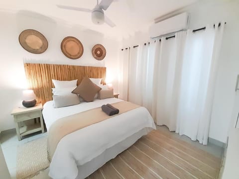Bed, Bedroom, wardrobe, air conditioner