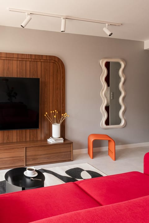 TV and multimedia, Living room, Seating area, Evening entertainment